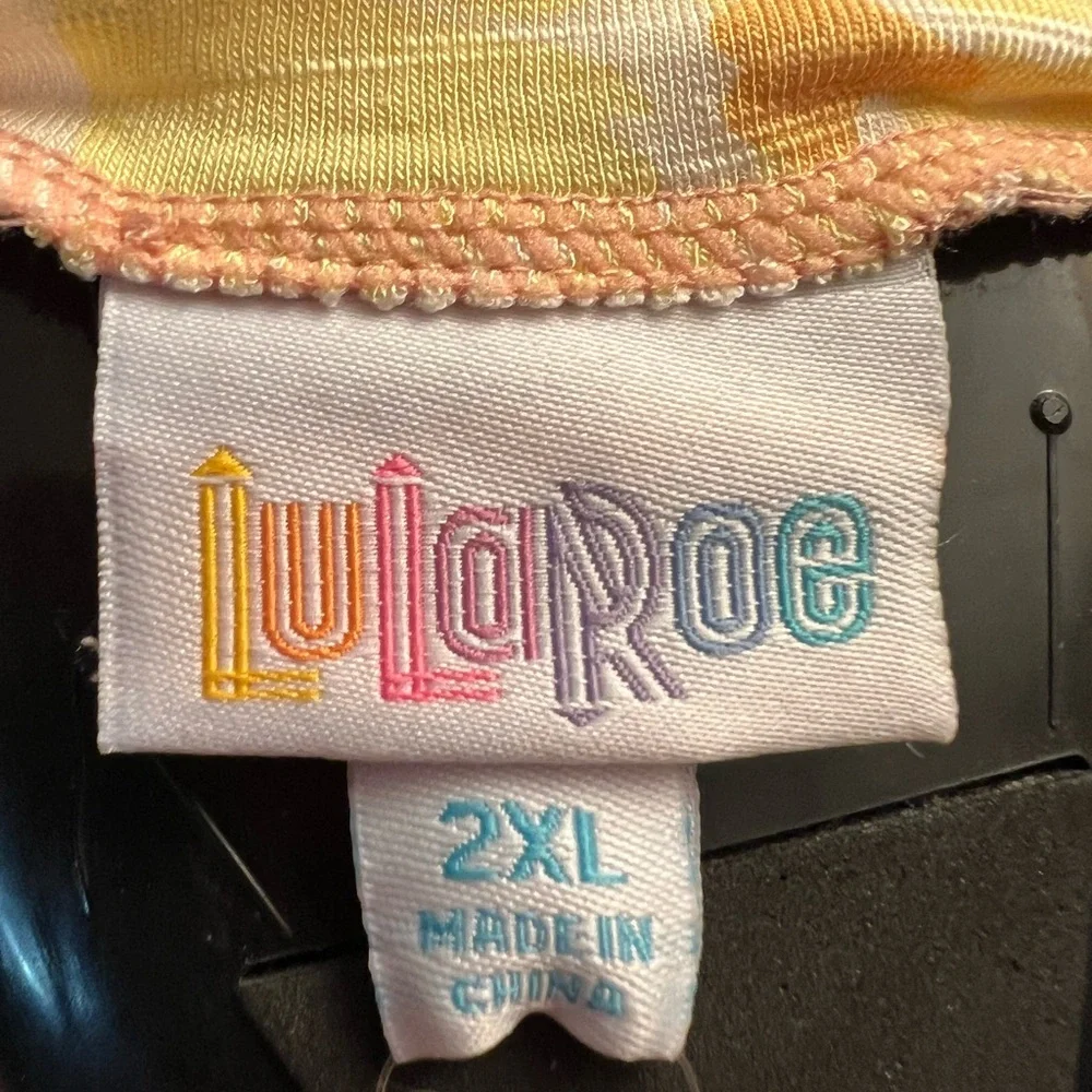 Lularoe Olive Tulip Sleeve Top Size 2XL
